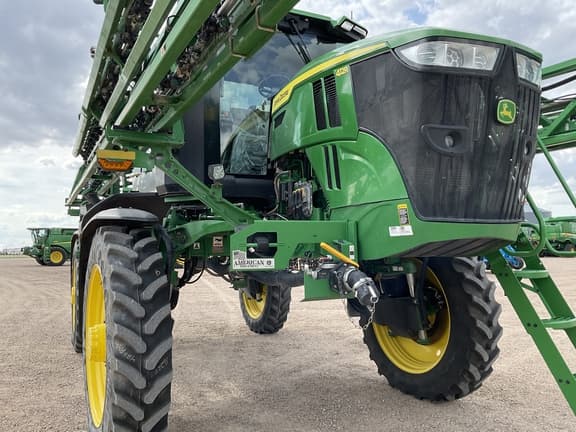 Image of John Deere 412R equipment image 1