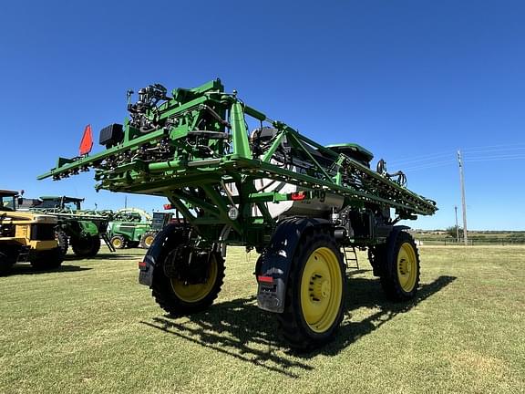 Image of John Deere 412R equipment image 4