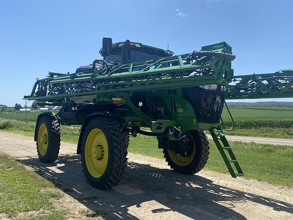 Image of John Deere 412R equipment image 2