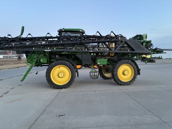 Image of John Deere 412R equipment image 2