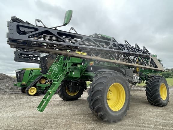 Image of John Deere 412R equipment image 4