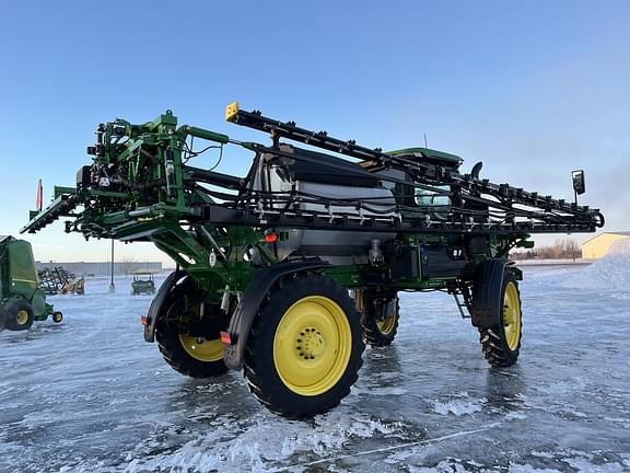 Image of John Deere 412R equipment image 4