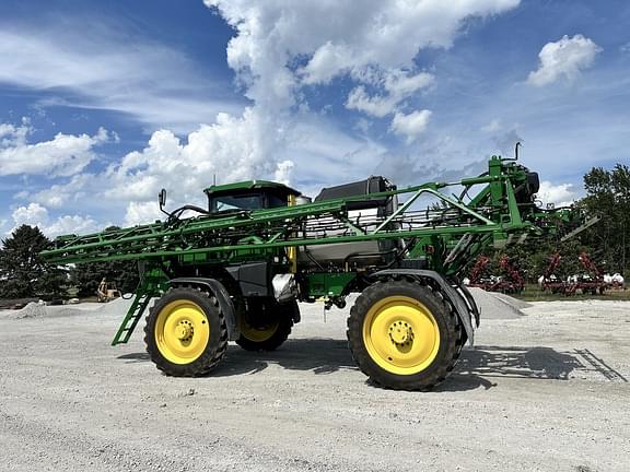 Image of John Deere 412R equipment image 4