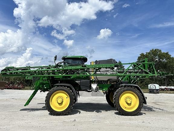 Image of John Deere 412R equipment image 3