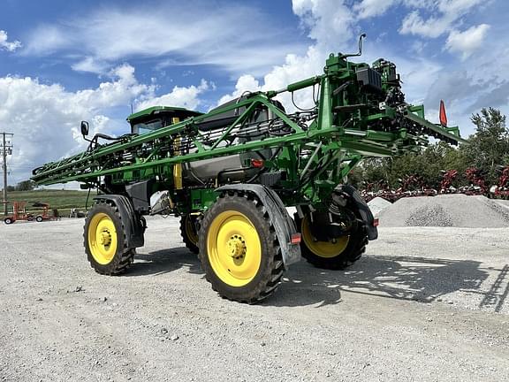 Image of John Deere 412R equipment image 4