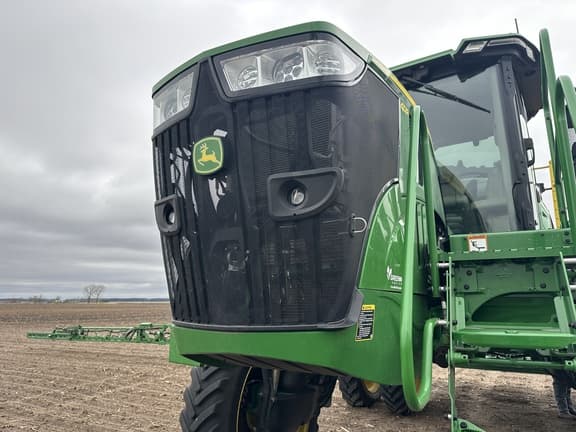 Image of John Deere 412R equipment image 4