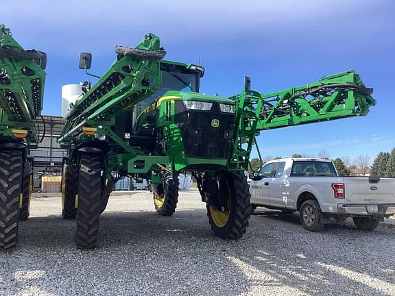 Image of John Deere 412R equipment image 2