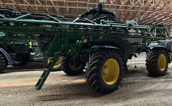 Image of John Deere 412R Image 0