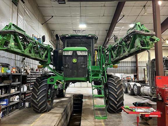 Image of John Deere 412R equipment image 1