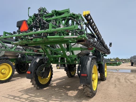 Image of John Deere 412R equipment image 2