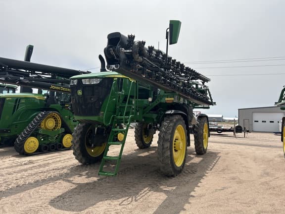 Image of John Deere 412R equipment image 1