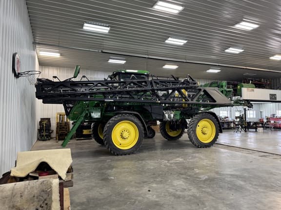 Image of John Deere 412R equipment image 4