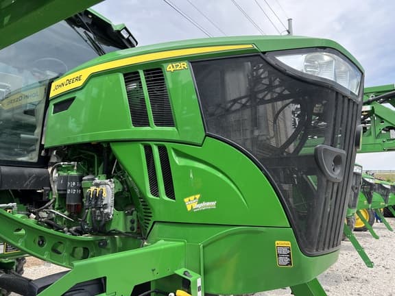 Image of John Deere 412R equipment image 3