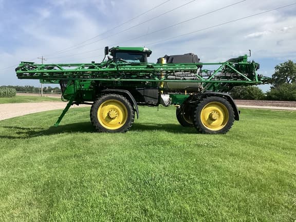 Image of John Deere 412R equipment image 4