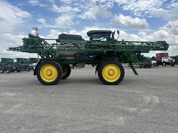 Image of John Deere 412R equipment image 4