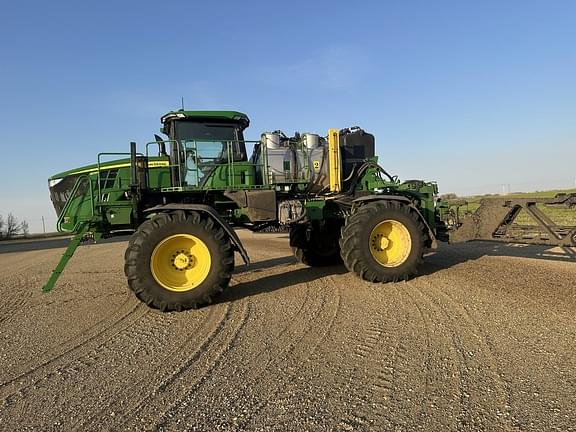 Image of John Deere 412R equipment image 4