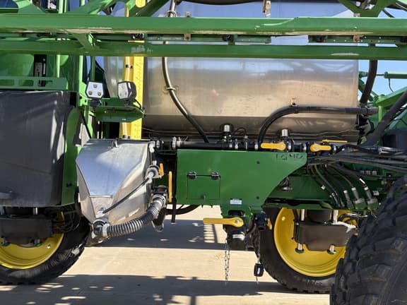 Image of John Deere 412R equipment image 4