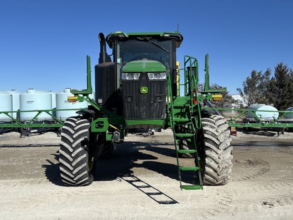 Image of John Deere 412R equipment image 1