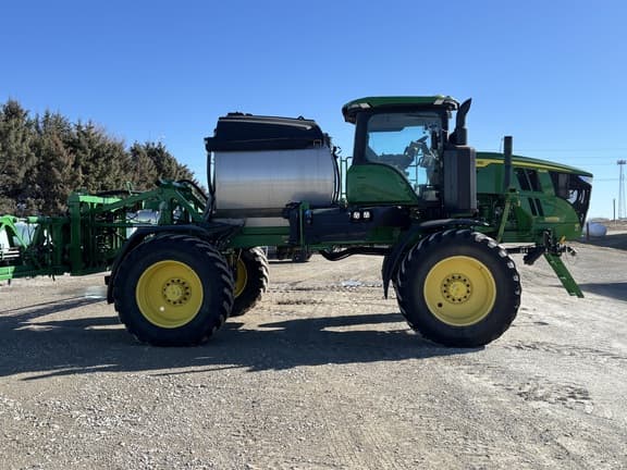 Image of John Deere 412R equipment image 3