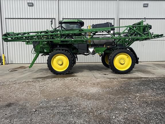 Image of John Deere 412R equipment image 1