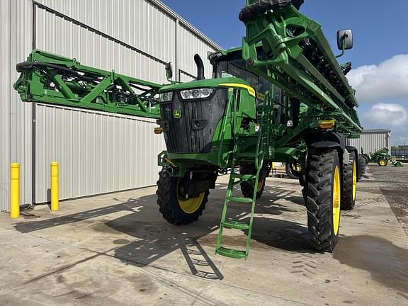Image of John Deere 412R equipment image 4