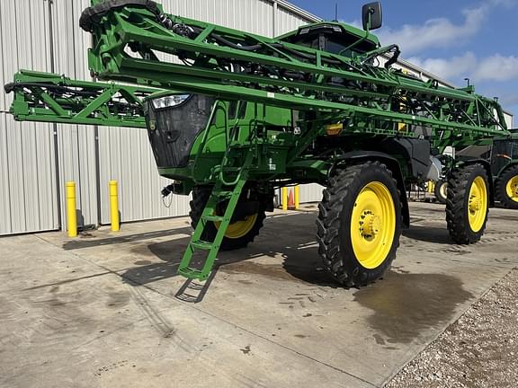 Image of John Deere 412R equipment image 3