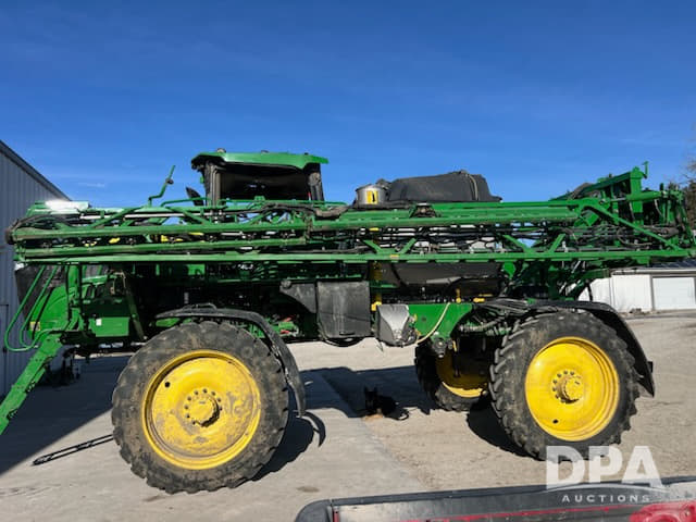 Image of John Deere 412R equipment image 2