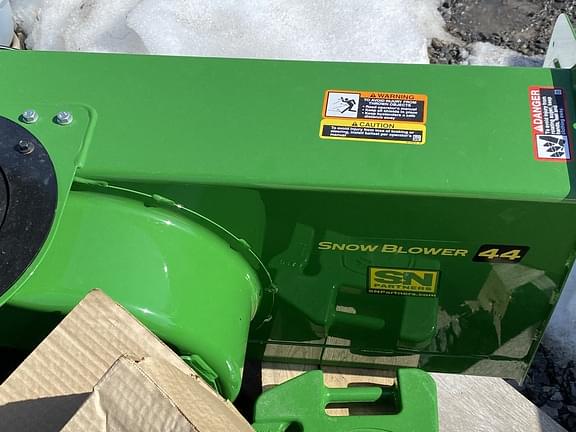 Image of John Deere 44" Snowblower equipment image 2