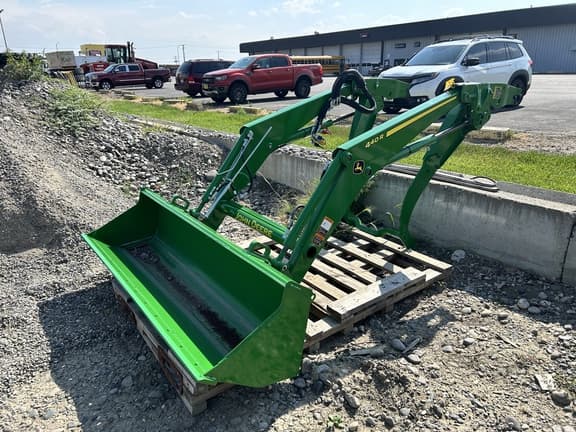 Image of John Deere 440R Primary image