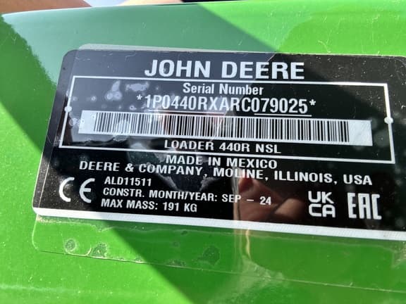 Image of John Deere 440R equipment image 4