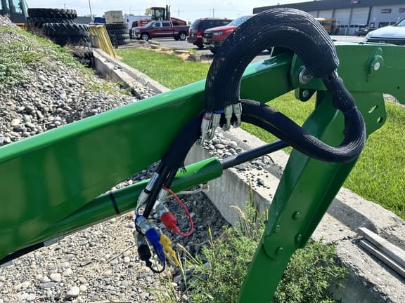 Image of John Deere 440R equipment image 3