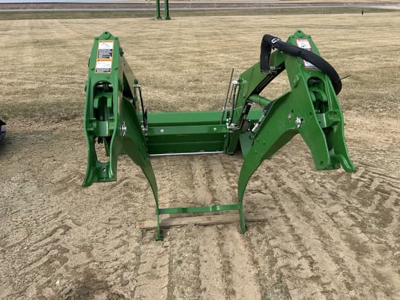 Image of John Deere 440R equipment image 4