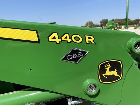 Image of John Deere 440R equipment image 2