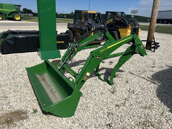 Image of John Deere 440R equipment image 1