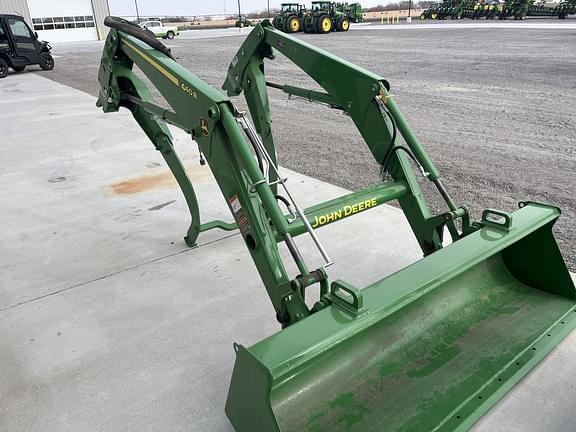 Image of John Deere 440R equipment image 2