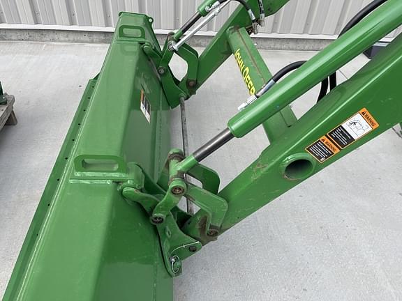 Image of John Deere 440R equipment image 4