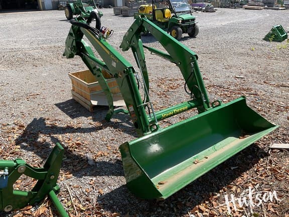 Image of John Deere 440R equipment image 1