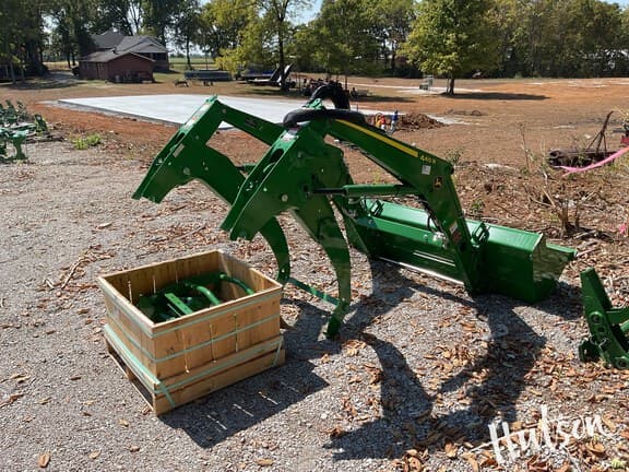 Image of John Deere 440R equipment image 3