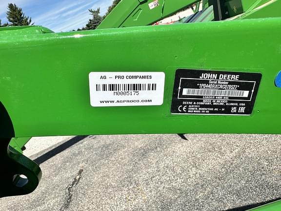 Image of John Deere 440R equipment image 4