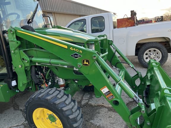 Image of John Deere 440R equipment image 4