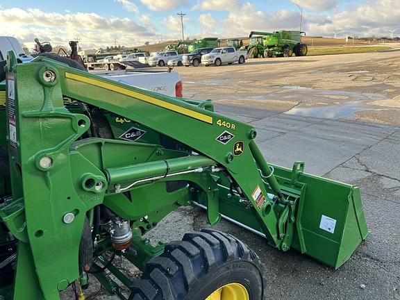 Image of John Deere 440R equipment image 4