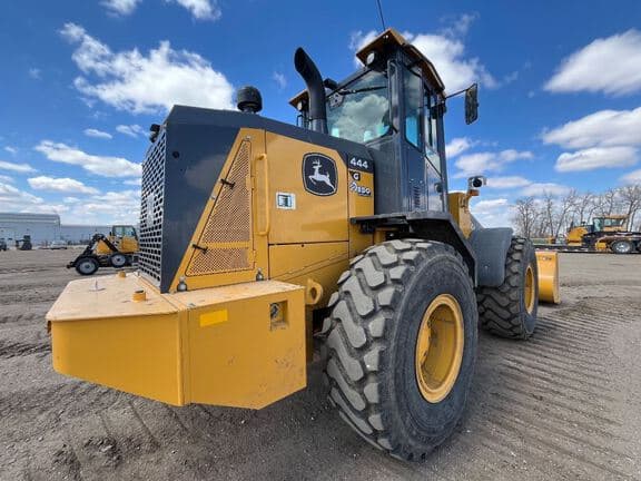 Image of John Deere 444G equipment image 4