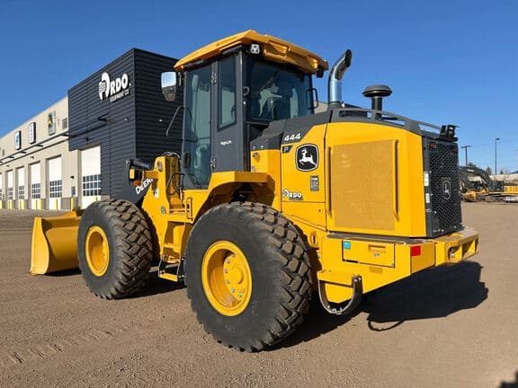 Image of John Deere 444P equipment image 2