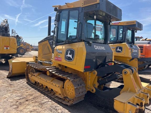 Image of John Deere 450P equipment image 2