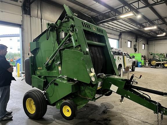 Image of John Deere 451E equipment image 1