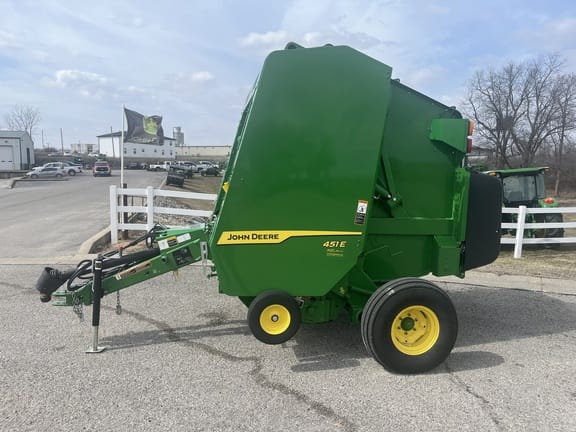 Main image John Deere 451E