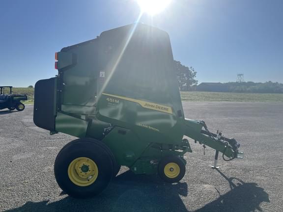 Image of John Deere 451M Silage Special equipment image 4
