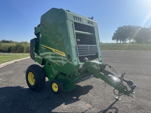 Image of John Deere 451M Silage Special equipment image 3