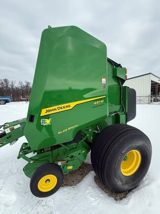 Image of John Deere 451M equipment image 4