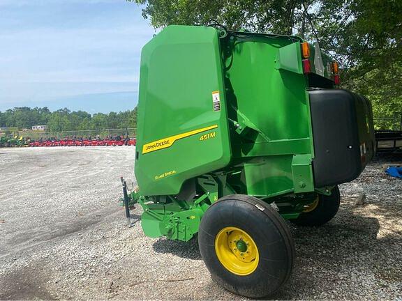 Image of John Deere 451M Silage Special equipment image 2